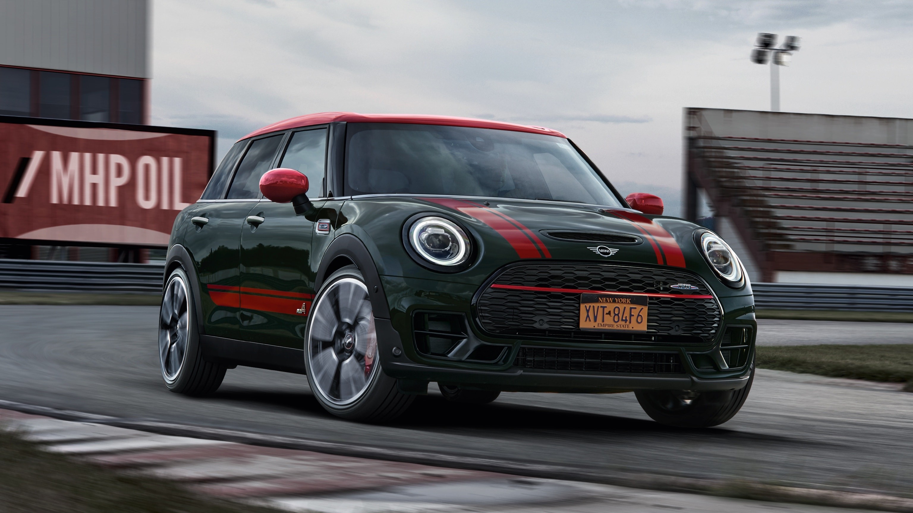 MINI John Cooper Works Clubman – front view – race track MINI John Cooper Works Clubman – front view – race track